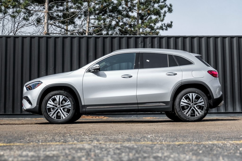 2025 Mercedes Benz GLA 250 4MATIC photo 3