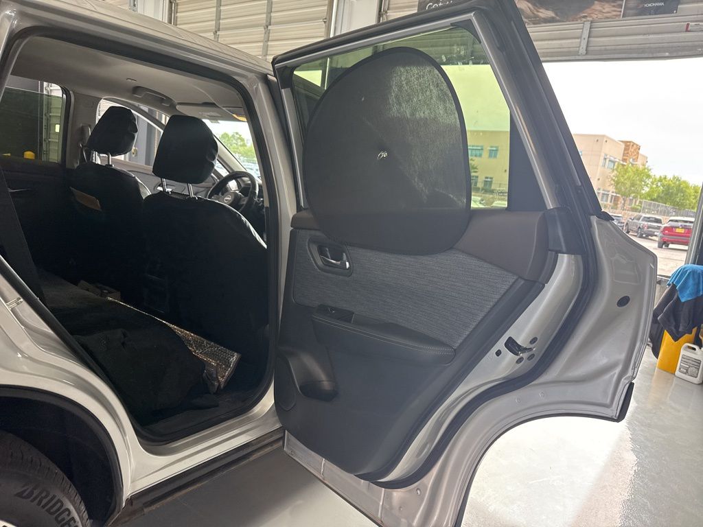 2023 Nissan Rogue SV photo 8