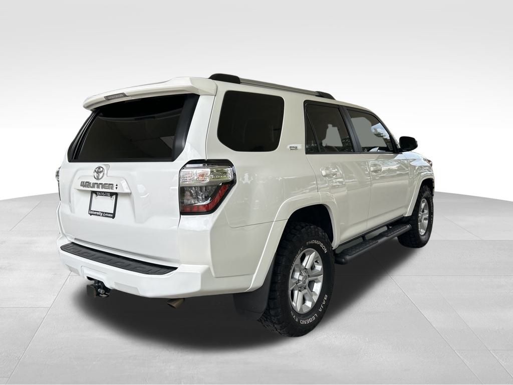 2022 Toyota 4Runner SR5 Premium photo 2