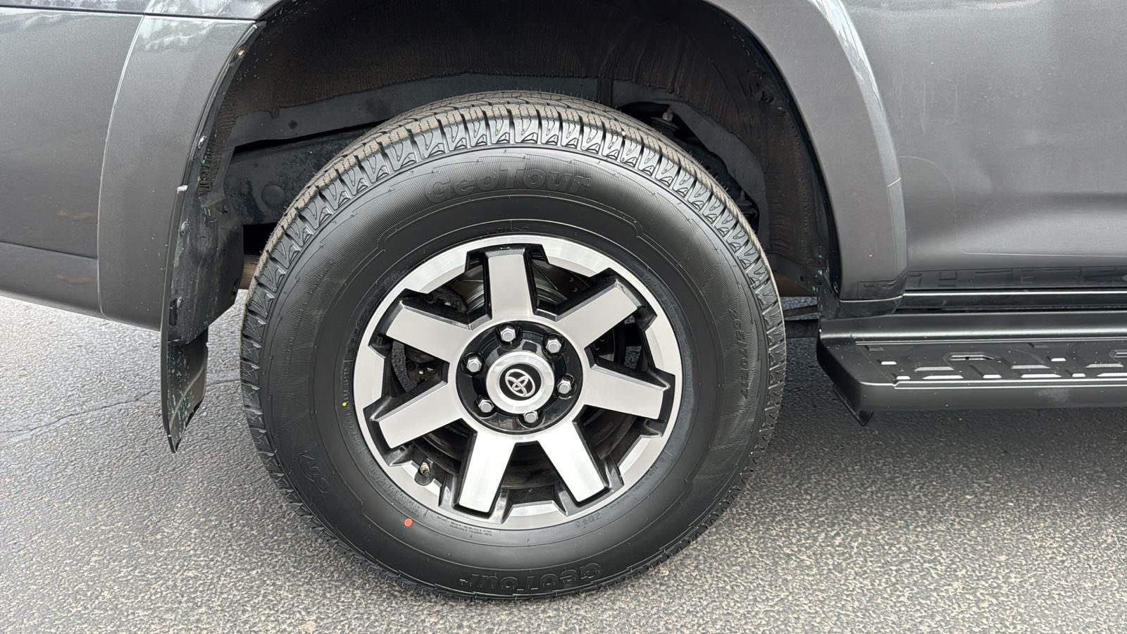 2020 Toyota 4Runner TRD photo 7
