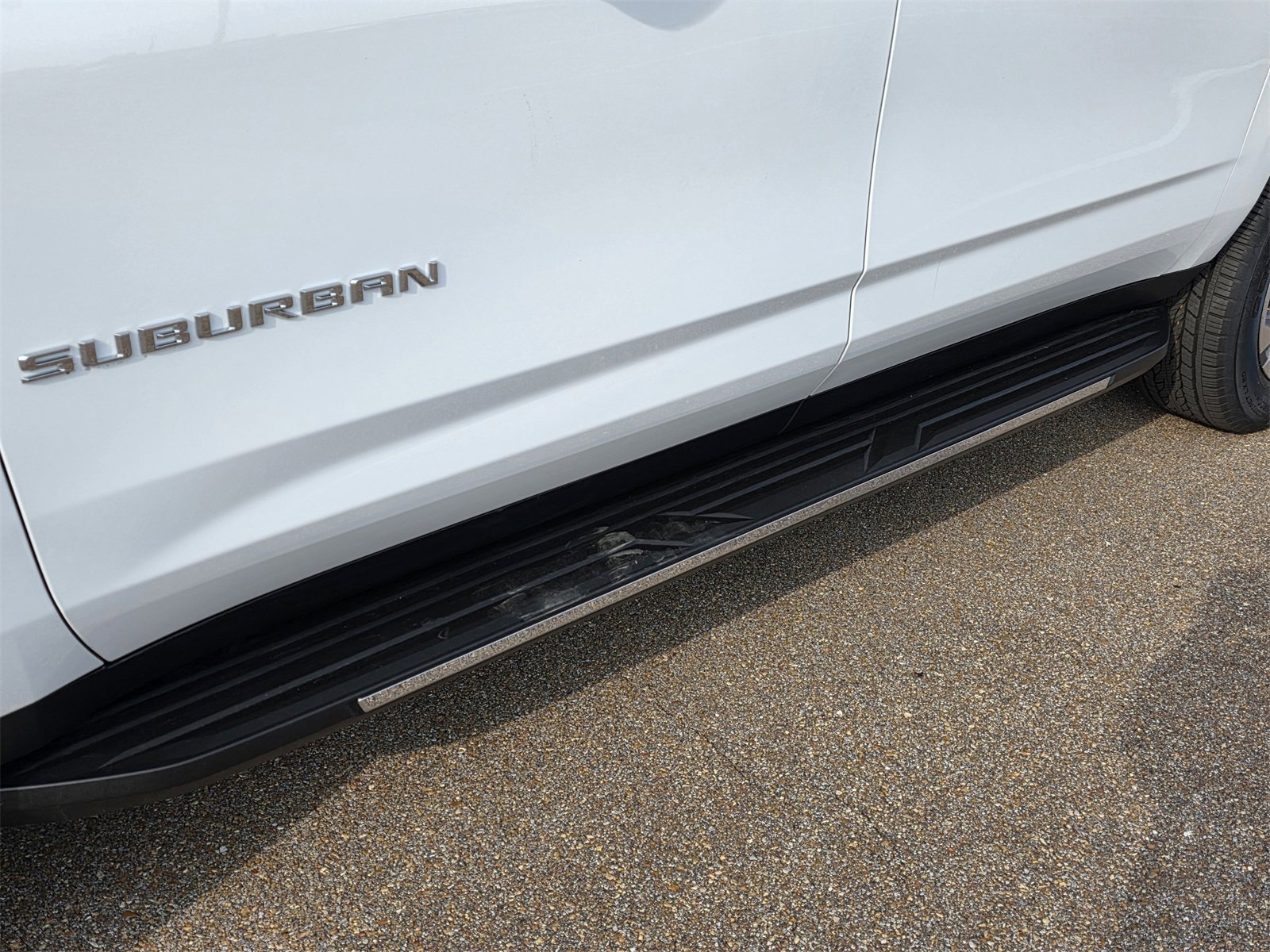 2025 Chevrolet Suburban LS photo 28