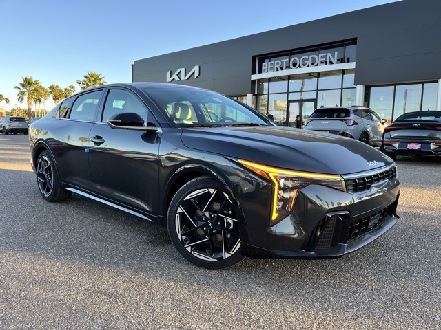 2025 Kia K4 GT-Line's photo