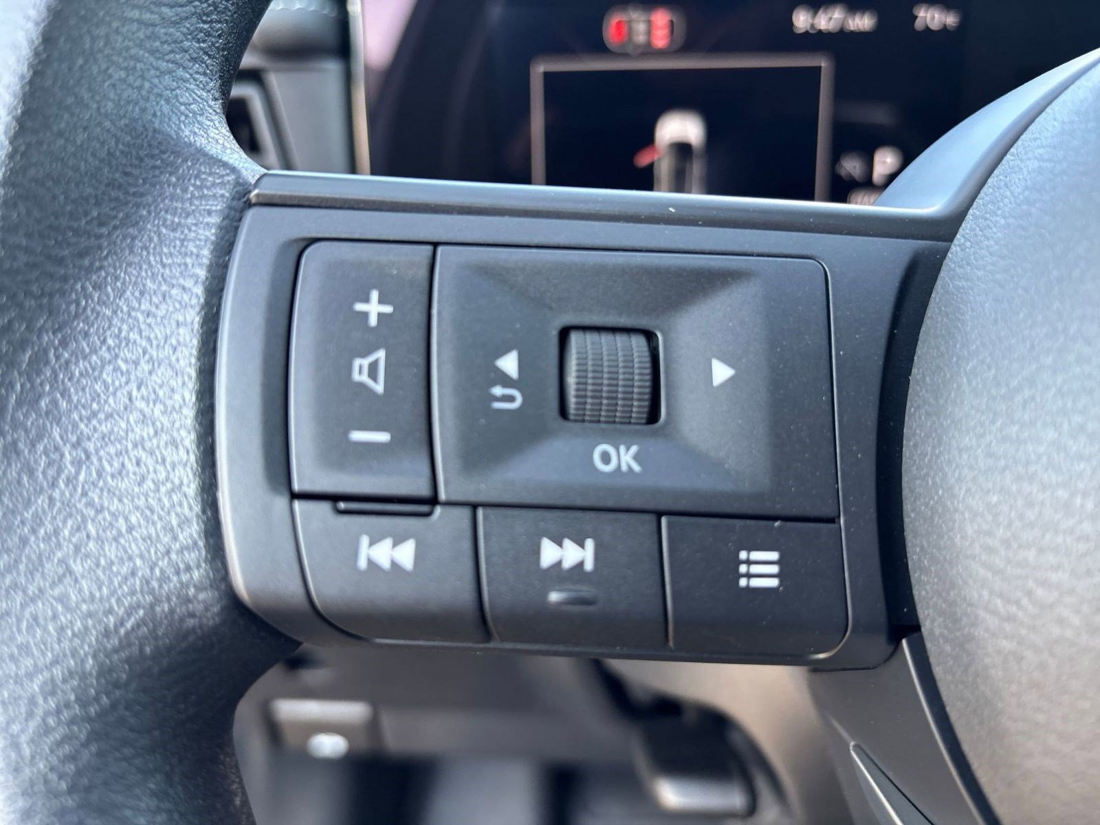 2026 Nissan Kicks SV photo 17