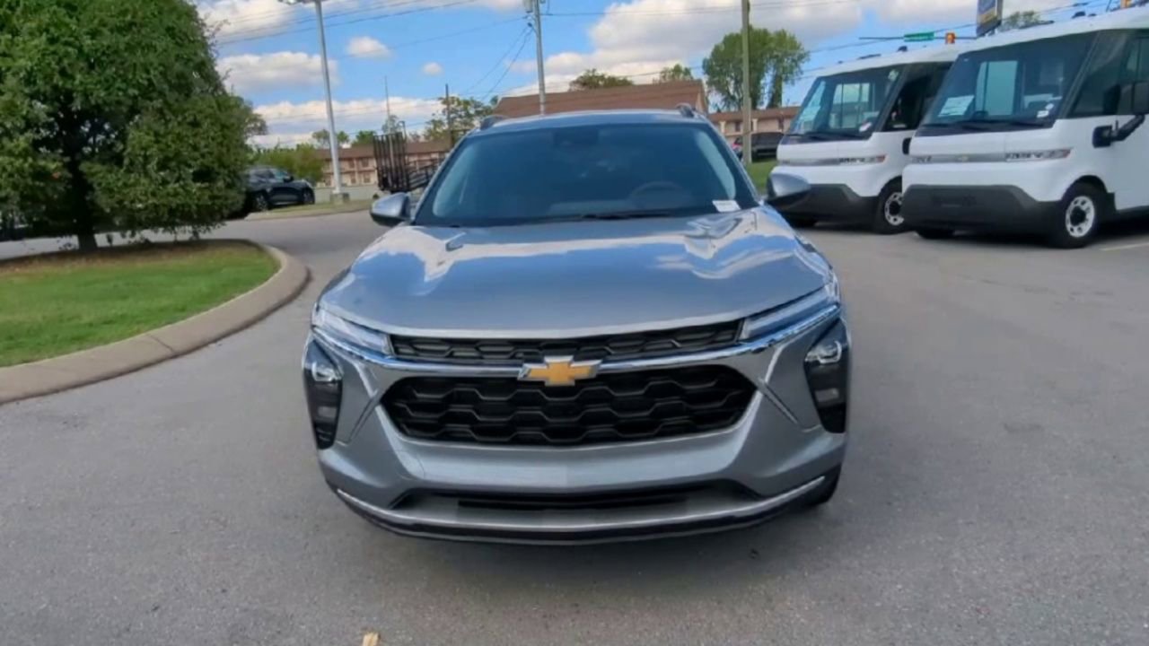 2026 Chevrolet Trax LT photo 3