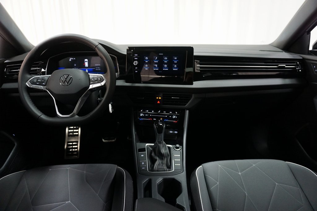 2025 Volkswagen Jetta 1.5T Sport photo 13