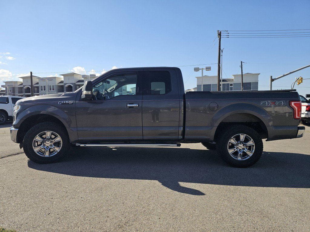 2015 Ford F-150 XLT photo 17