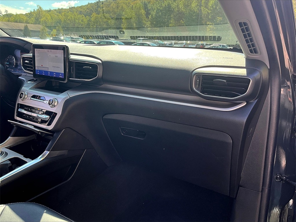 2022 Ford Explorer XLT photo 13