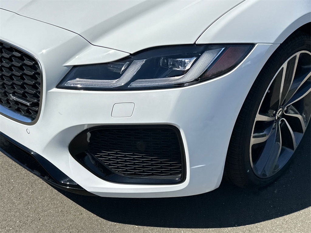 2024 Jaguar XF P300 R-Dynamic SE photo 7