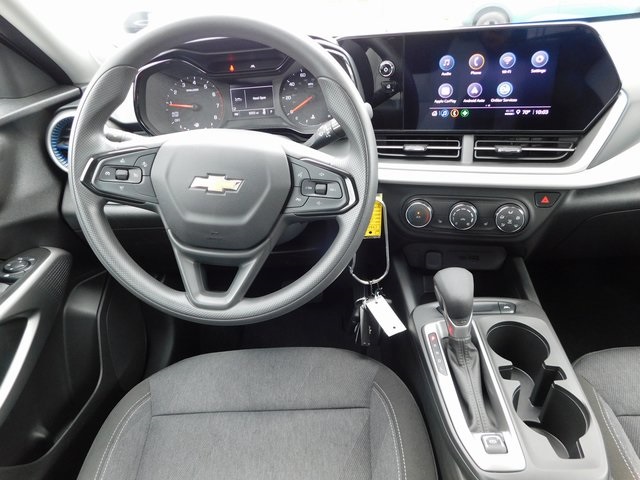 2024 Chevrolet Trax LS photo 15
