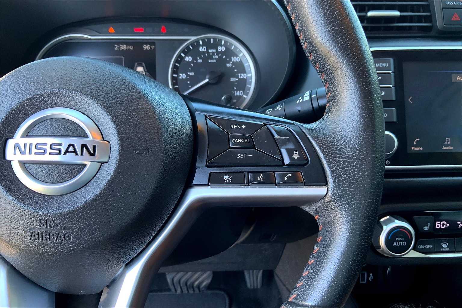 2020 Nissan Versa SR photo 21
