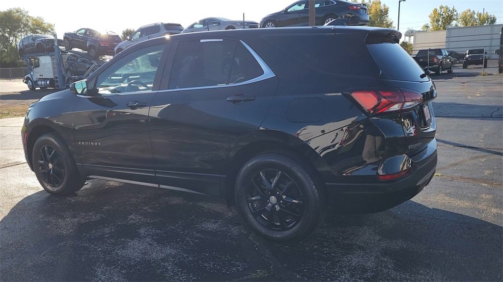 2024 Chevrolet Equinox LT photo 2