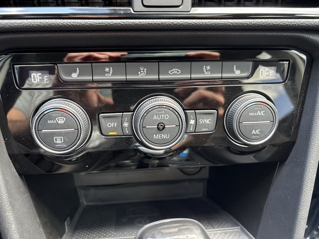 2024 Volkswagen Taos SEL photo 13