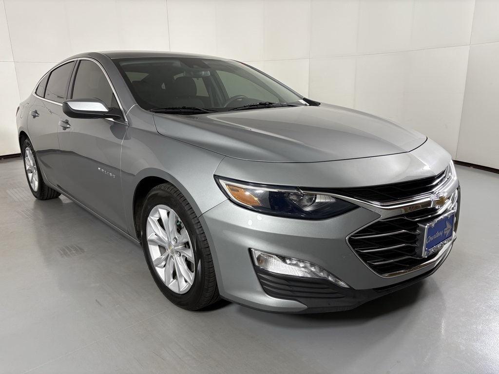 2023 Chevrolet Malibu 1LT photo 2