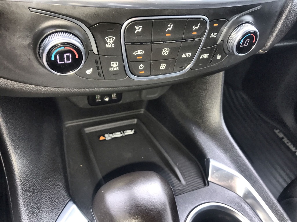 2022 Chevrolet Traverse Leather photo 18