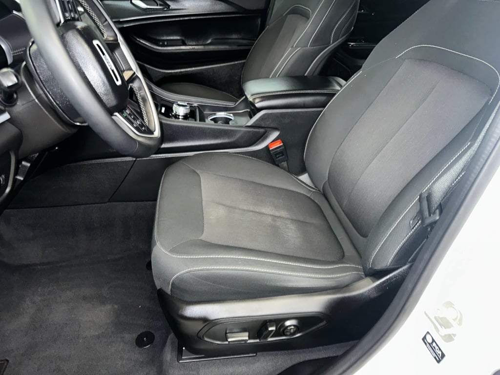2024 Jeep Grand Cherokee Laredo X photo 2