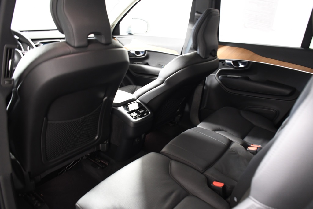 2024 Volvo XC90 B5 Plus photo 23