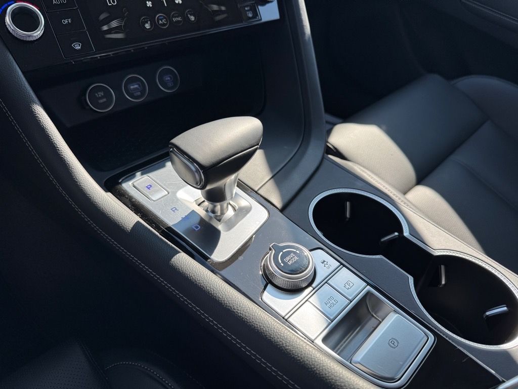 2025 Genesis G70 2.5T photo 20
