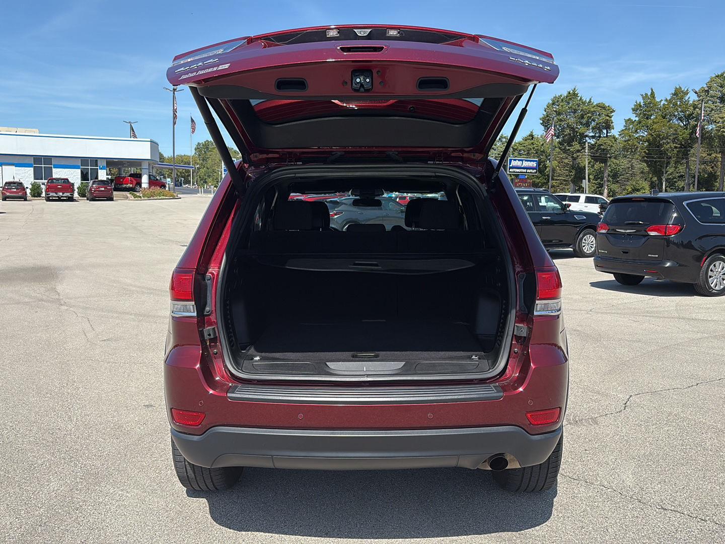 2021 Jeep Grand Cherokee Laredo E photo 11