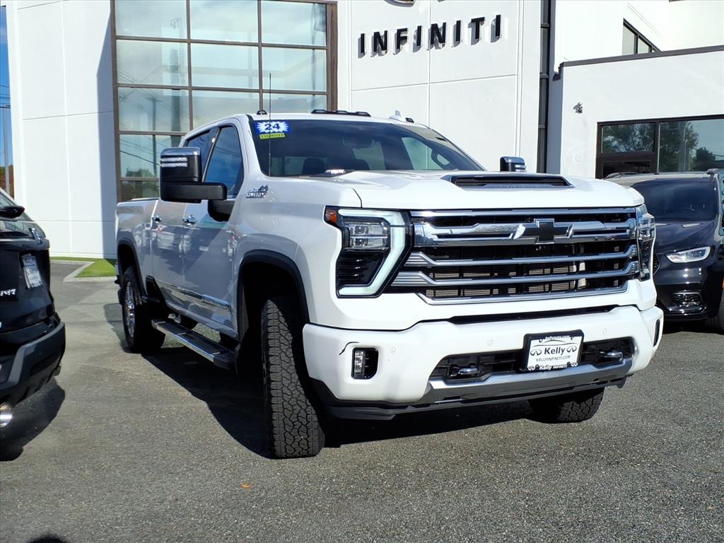 2024 Chevrolet Silverado 2500HD High Country photo 3