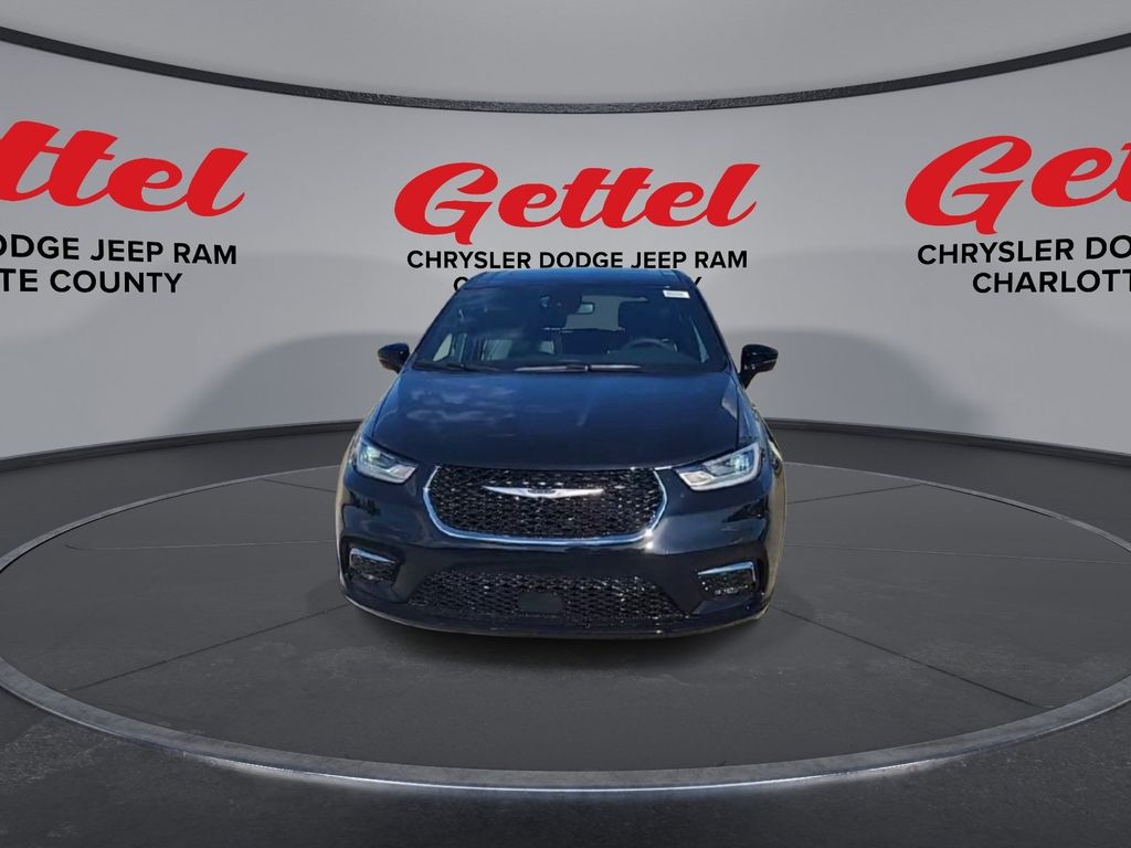 2026 Chrysler Pacifica Limited photo 3