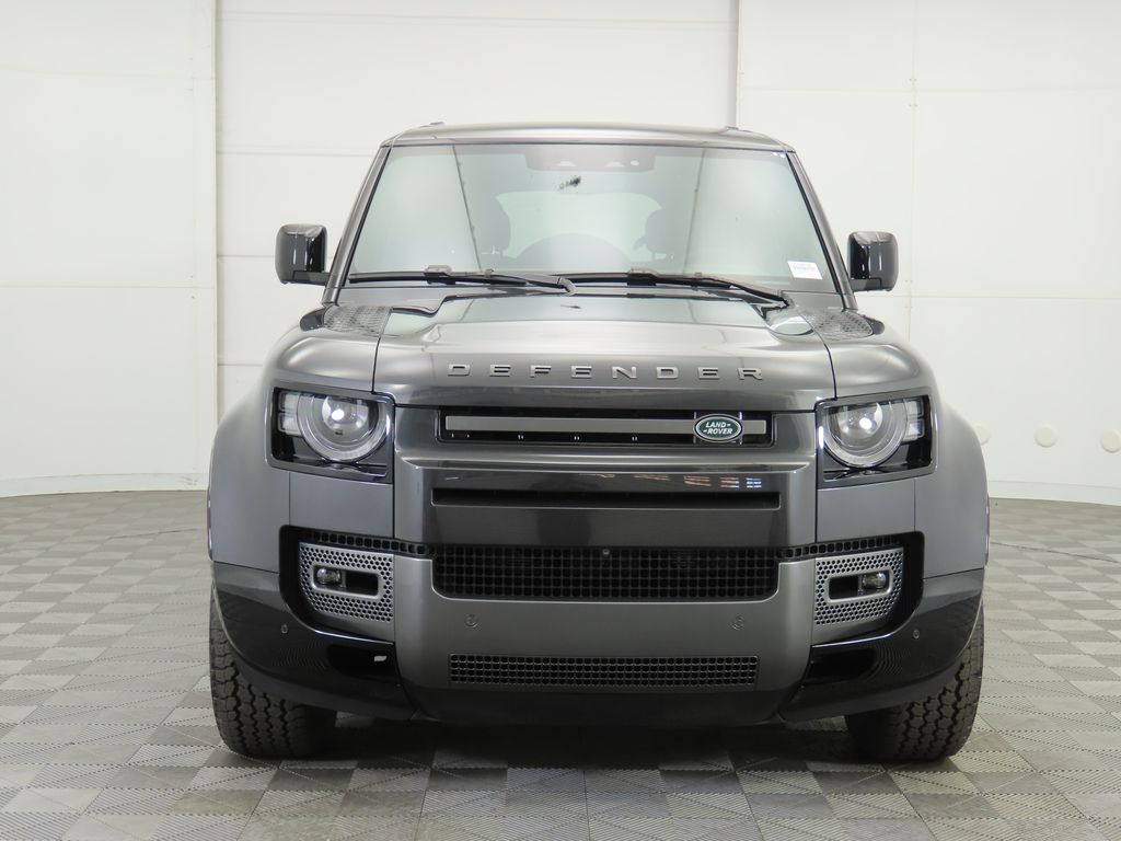 2025 Land Rover Defender 130 V8 photo 2