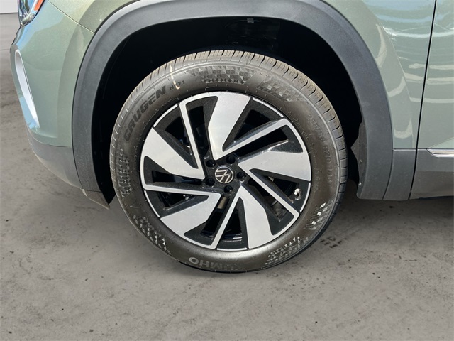 2025 Volkswagen Atlas SEL photo 14