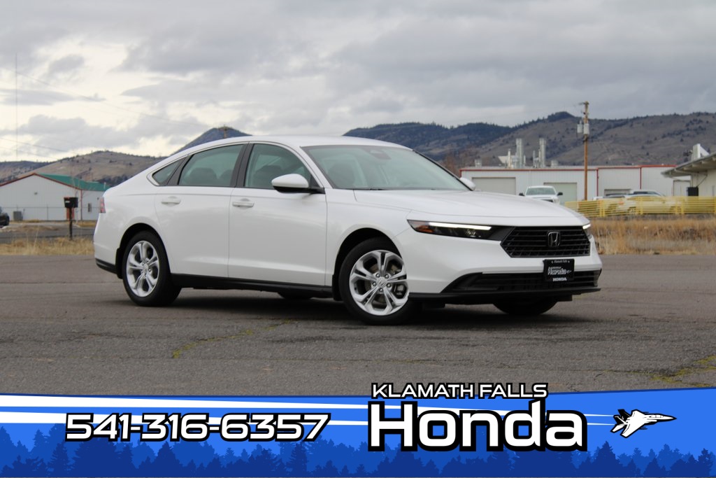 2025 Honda Accord LX's photo