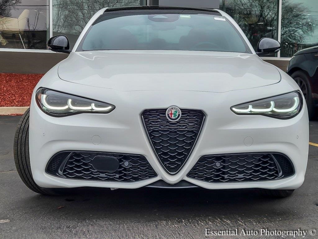 2025 Alfa Romeo Giulia Base photo 3