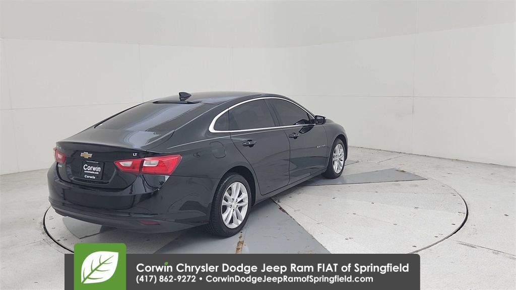 2017 Chevrolet Malibu 1LT photo 13