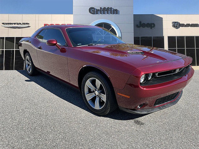 2022 Dodge Challenger SXT's photo