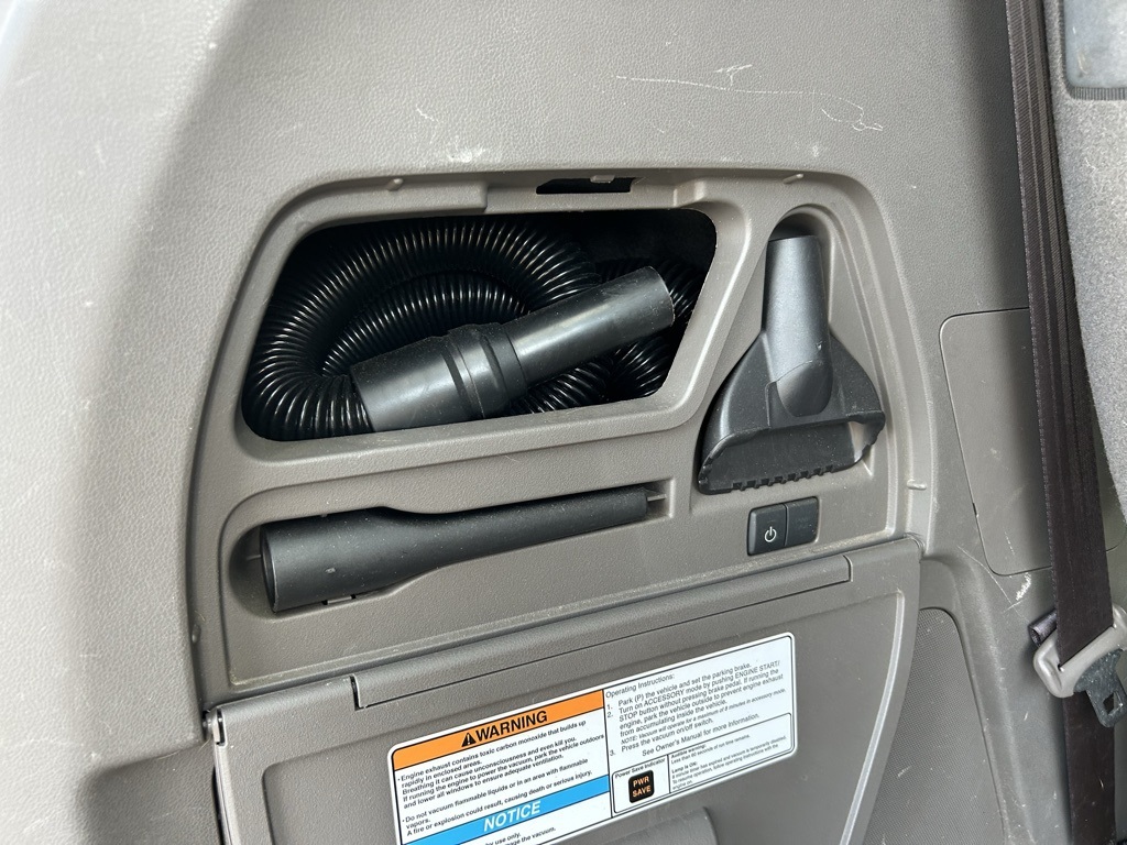 2015 Honda Odyssey Touring photo 26