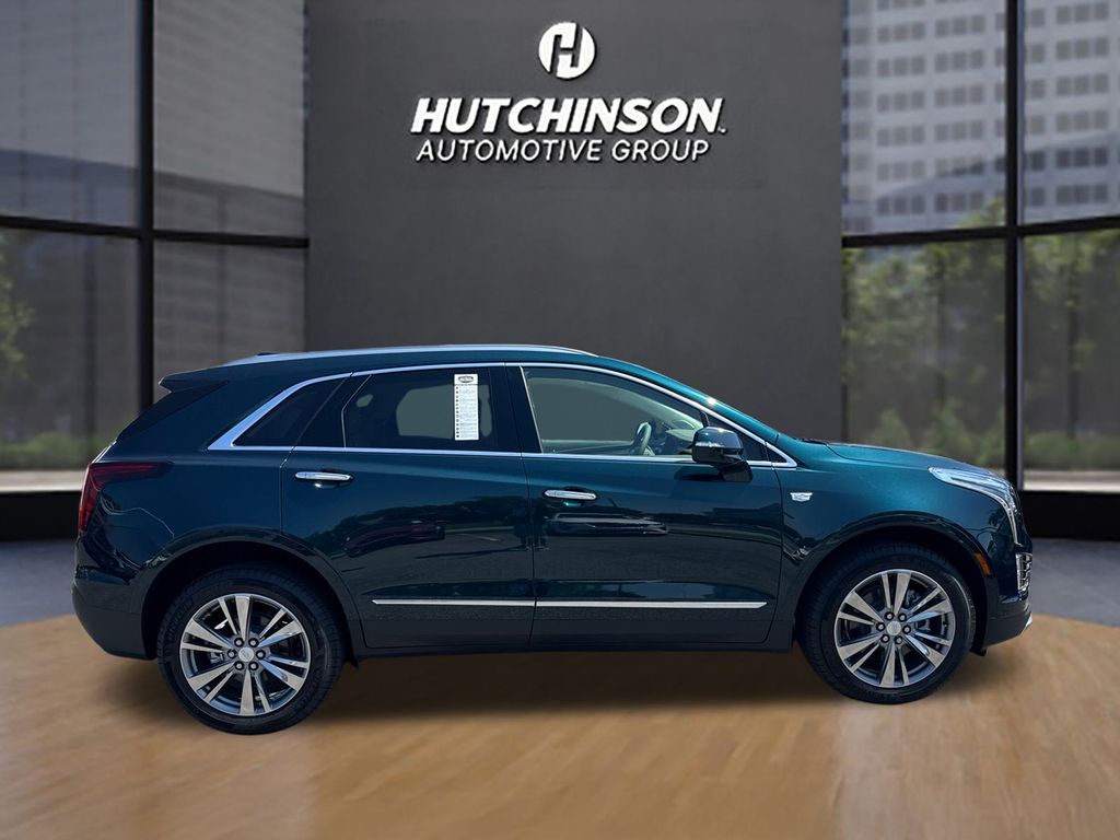 2025 Cadillac XT5 Premium Luxury photo 2