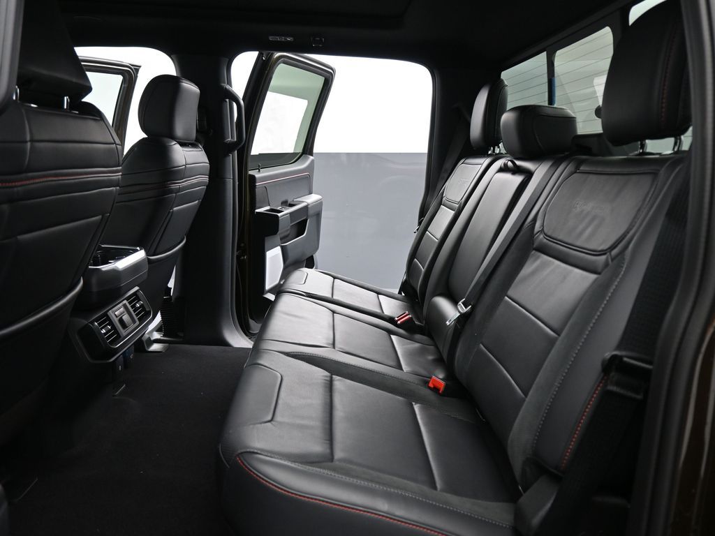 2025 Ford F-150 Raptor photo 18