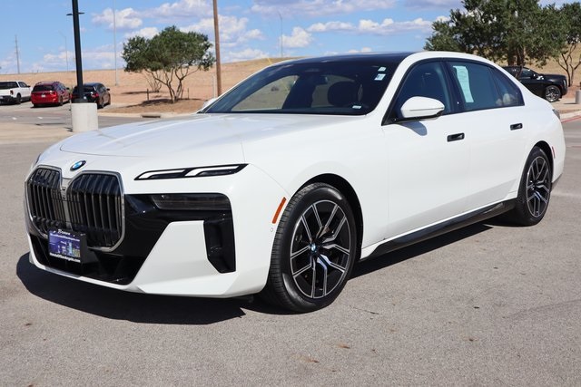2024 BMW 7 Series 740i's photo