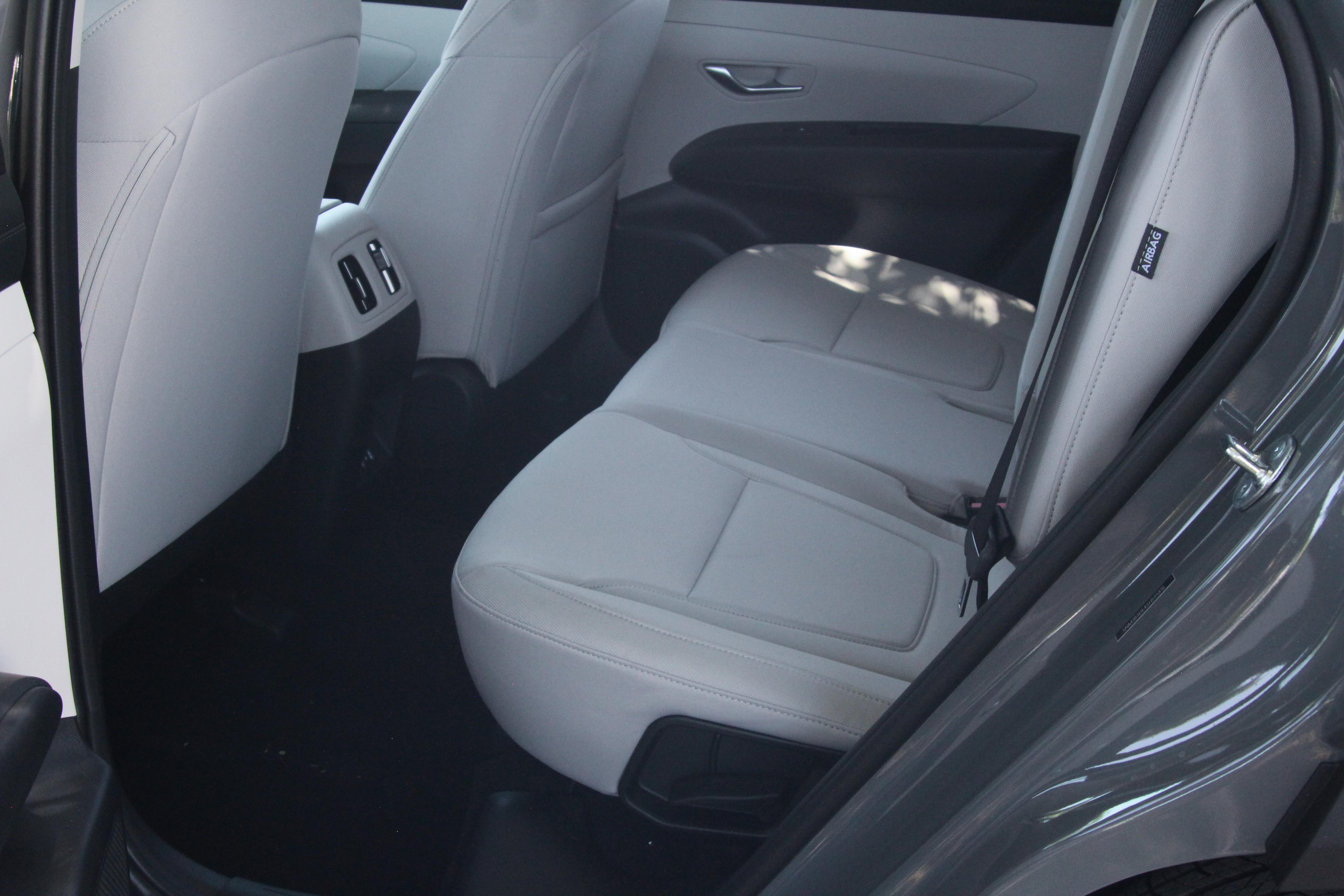 2025 Hyundai Tucson SEL photo 13