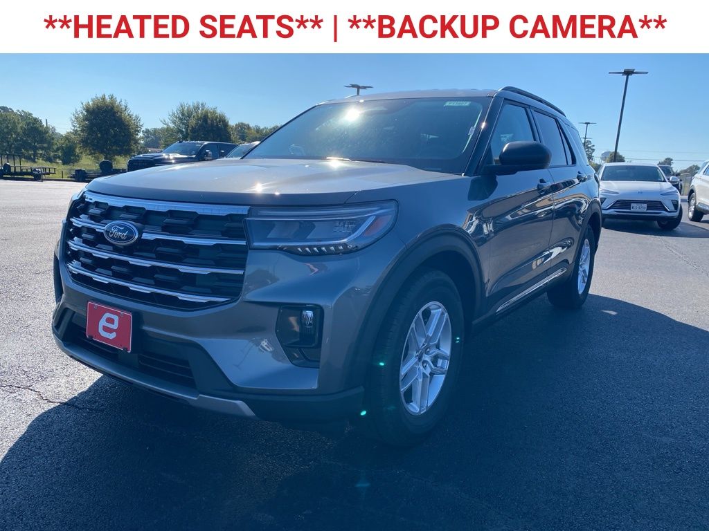 2025 Ford Explorer photo 3