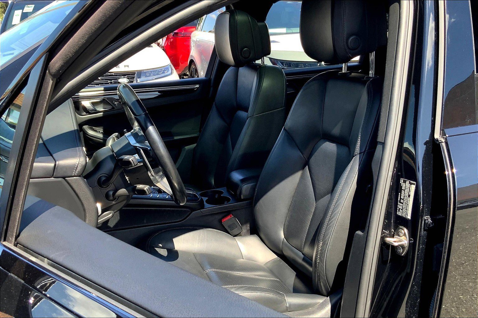 2021 Porsche Macan S photo 25