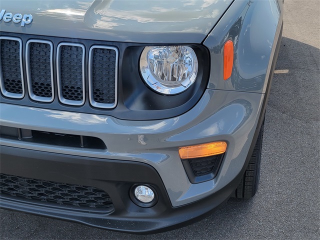2022 Jeep Renegade Latitude photo 11