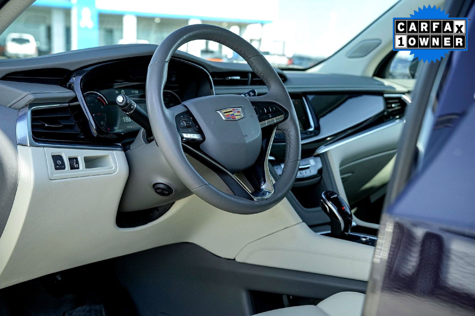 2025 Cadillac XT6 Premium Luxury photo 8