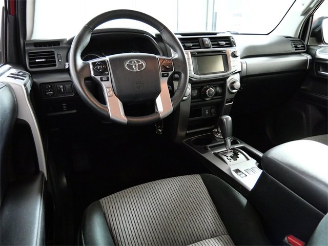 2018 Toyota 4Runner SR5 photo 3