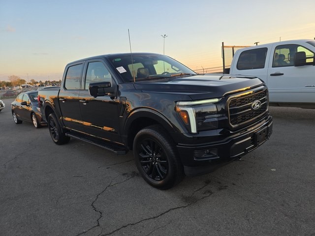 2025 Ford F-150 Lariat photo 2