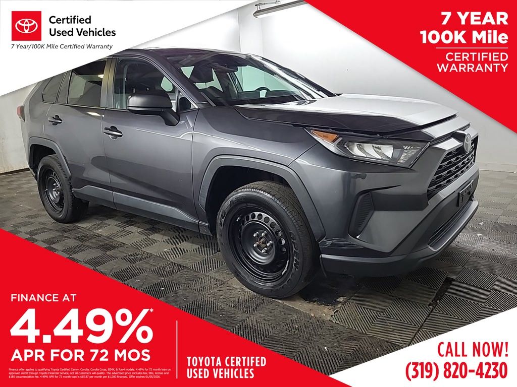 2022 Toyota RAV4 LE's photo