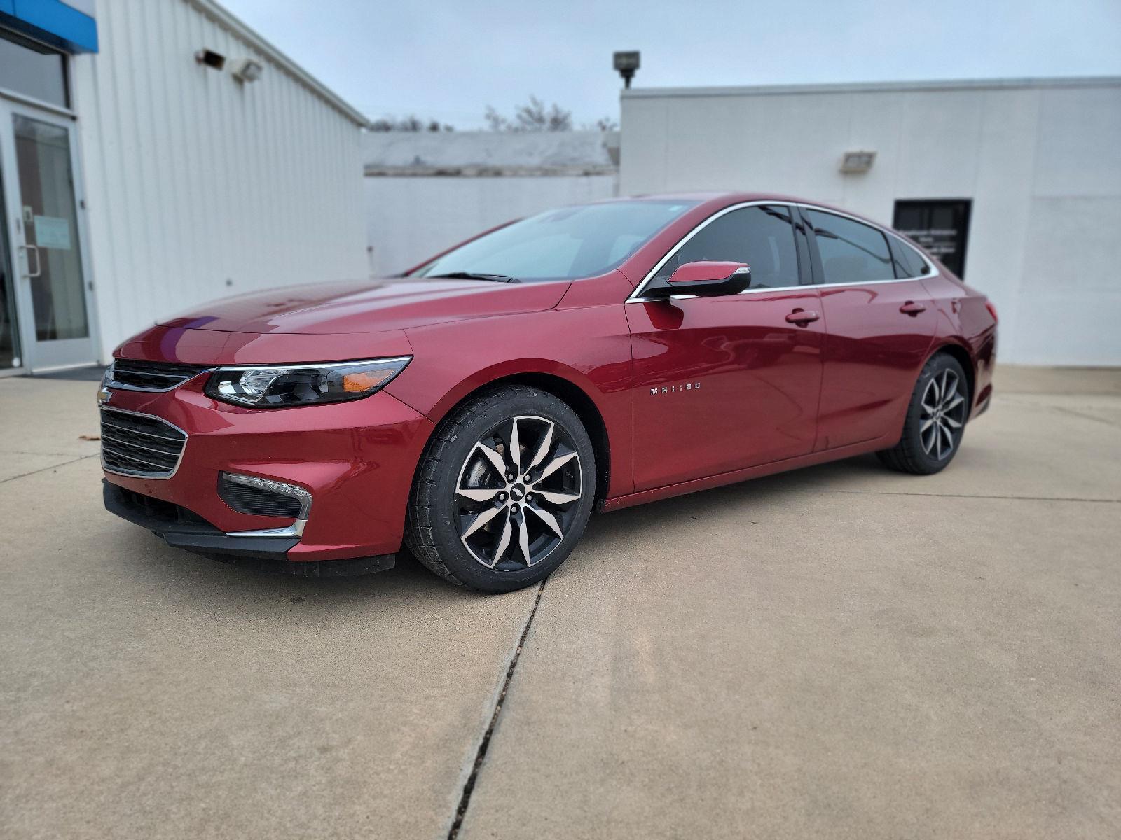 2017 Chevrolet Malibu 1LT photo 3
