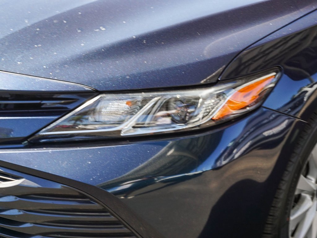 2020 Toyota Camry LE photo 3