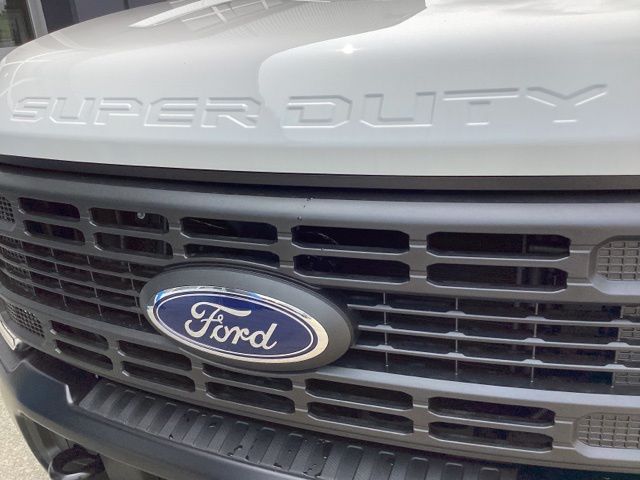 2023 Ford F-250 XL photo 4