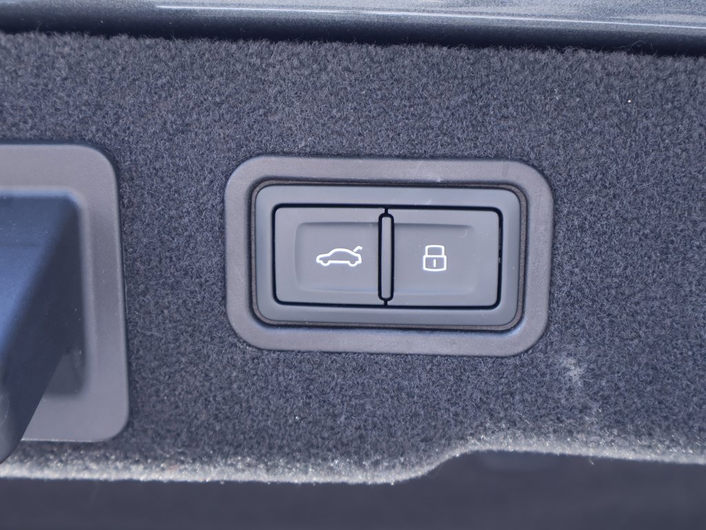 2023 Audi S8 4.0T Quattro photo 16