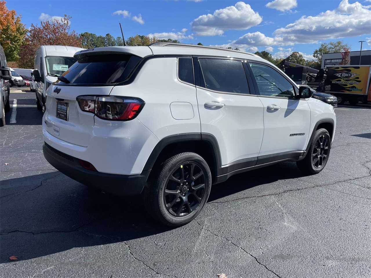 2026 Jeep Compass Latitude Altitude photo 2