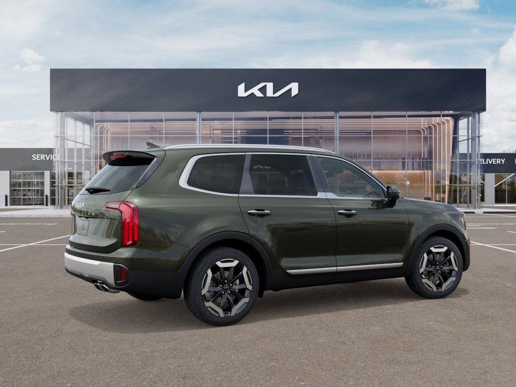 2025 Kia Telluride S photo 3