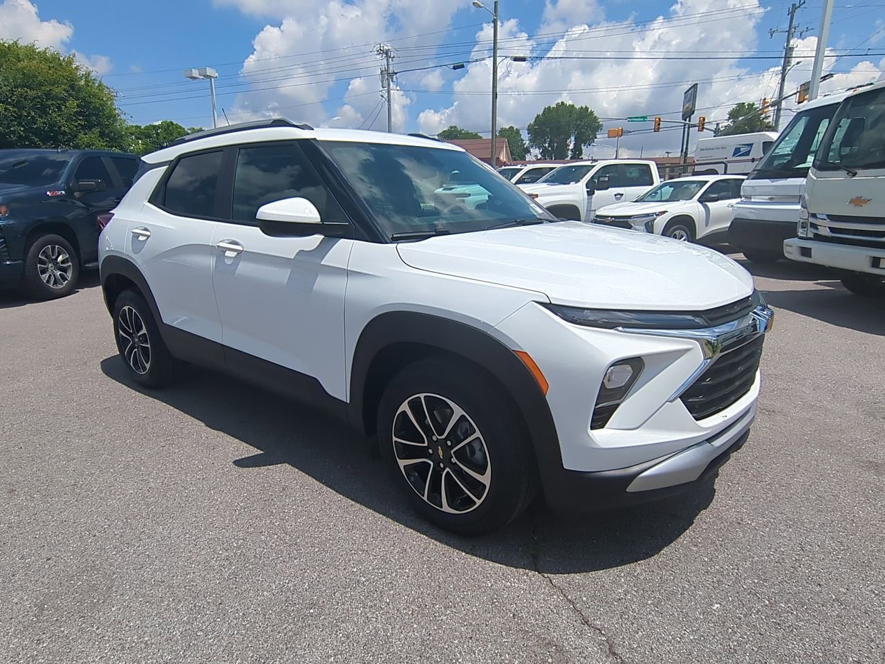 2026 Chevrolet Trailblazer LT photo 2