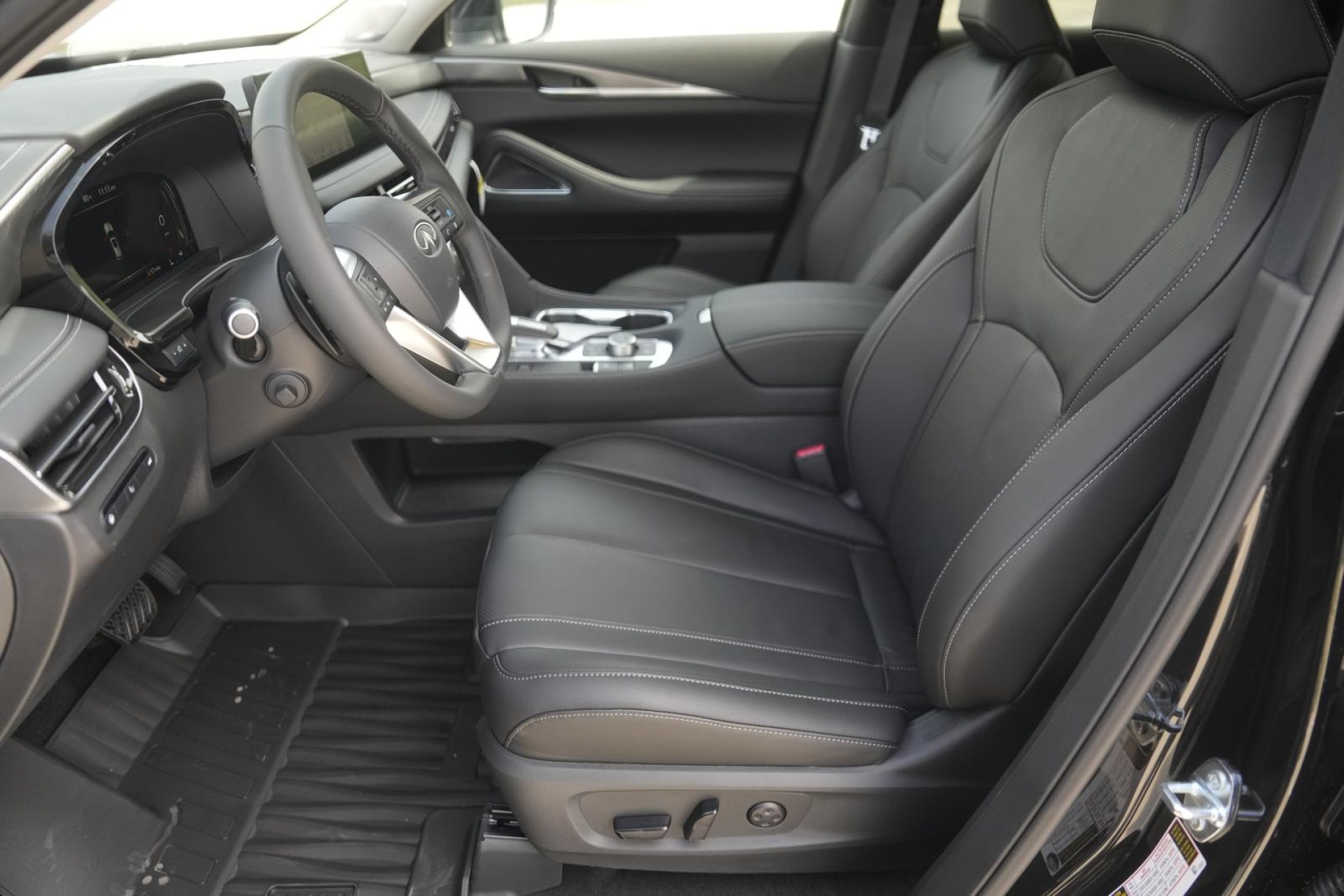 2025 Infiniti QX60 Luxe AWD photo 6